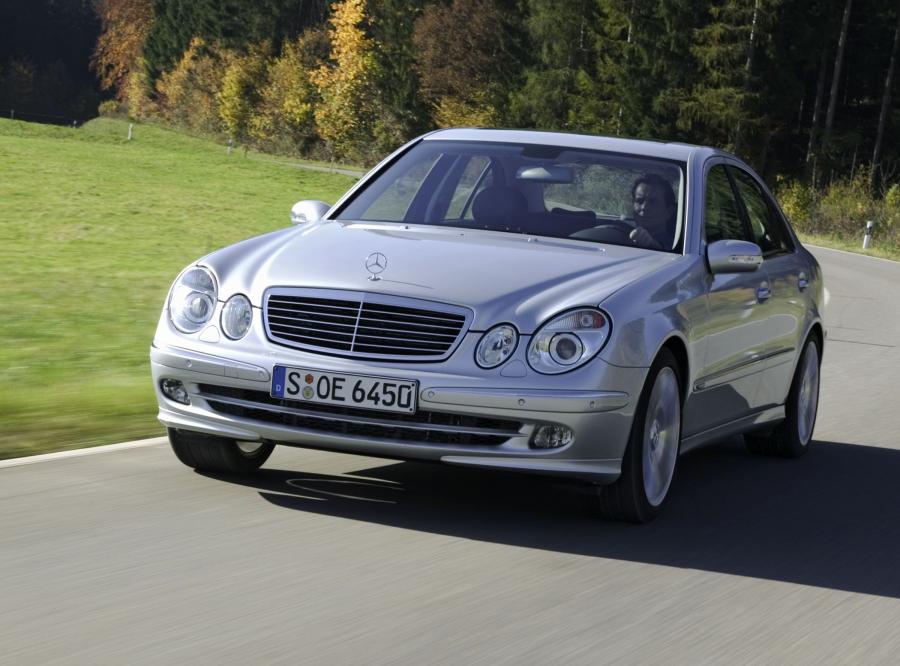  Mercedes-Benz E-Class 2002 года  (фото 71 из 448)